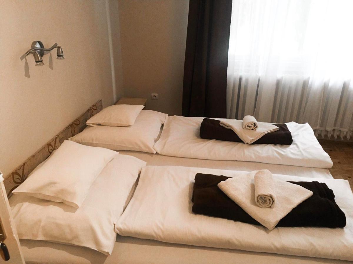 Tompos Vendeghaz Es Pince Hotel วิลานี ภายนอก รูปภาพ